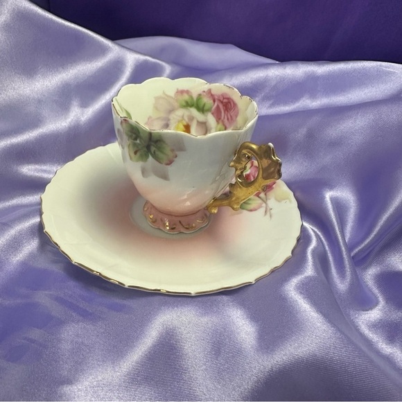 Vintage Floral Porcelain Teacup & Saucer – Gold Trim Occupied Japan - Picture 2 of 8